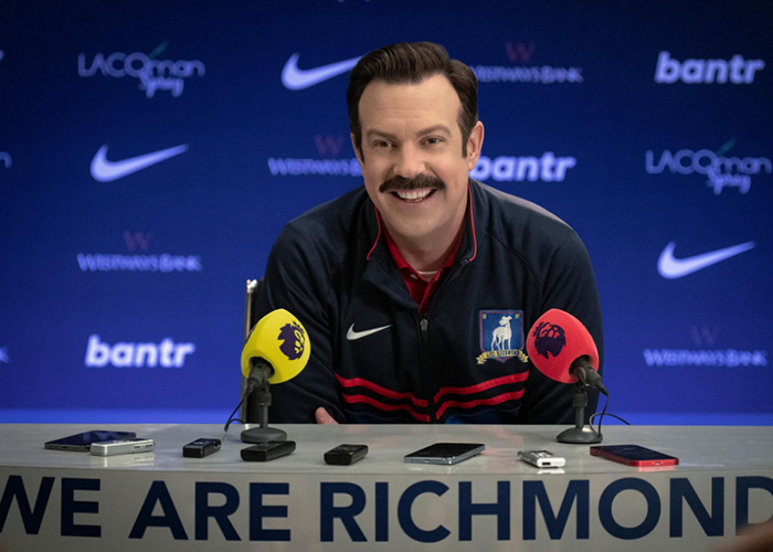 Lithuanian Soccer Team Finds Brilliant Way To Promote Women’s Sports By Inviting Jason Sudeikis To Coach Them Lithuanian Soccer Team Finds Brilliant Way To Promote Women’s Sports By Inviting Jason Sudeikis To Coach Them