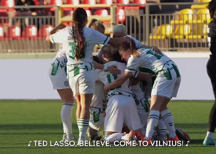 Lithuanian Soccer Team Finds Brilliant Way To Promote Women’s Sports By Inviting Jason Sudeikis To Coach Them Lithuanian Soccer Team Finds Brilliant Way To Promote Women’s Sports By Inviting Jason Sudeikis To Coach Them