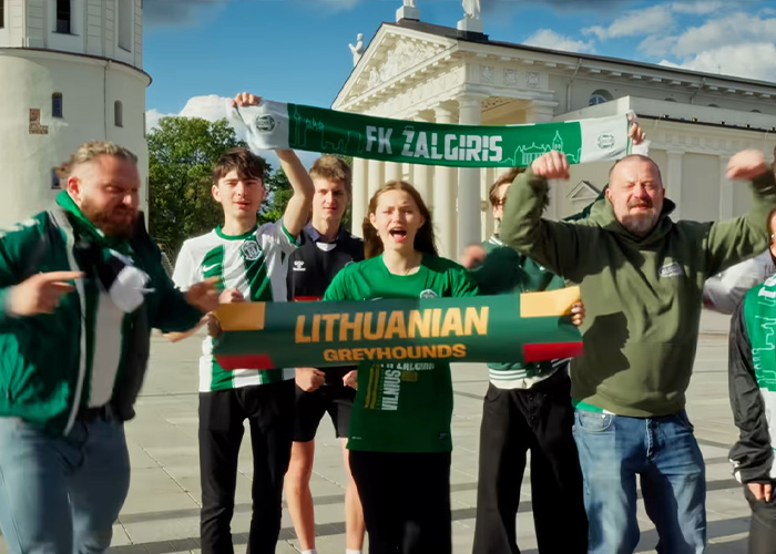 Lithuanian Soccer Team Finds Brilliant Way To Promote Women’s Sports By Inviting Jason Sudeikis To Coach Them Lithuanian Soccer Team Finds Brilliant Way To Promote Women’s Sports By Inviting Jason Sudeikis To Coach Them