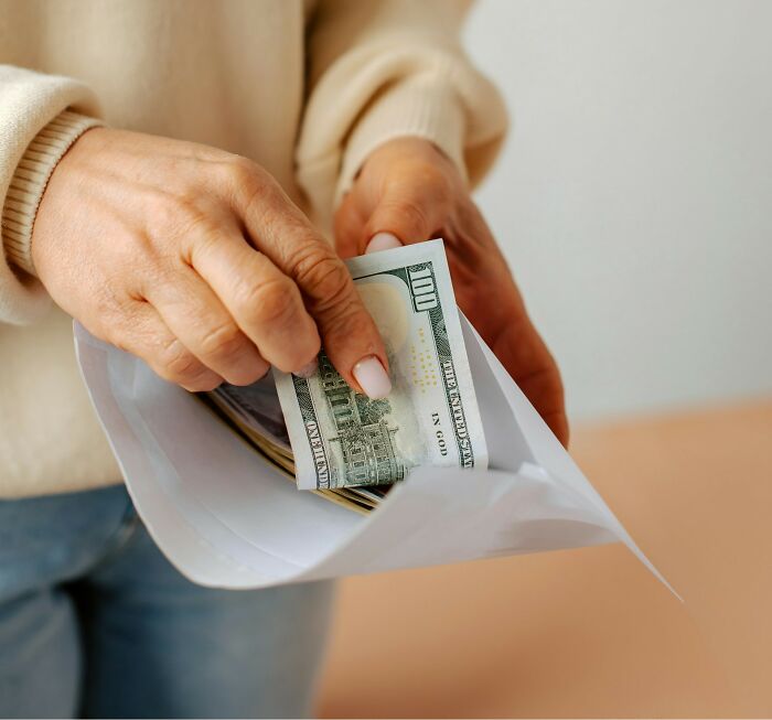 74 &ldquo;Poverty Habits&rdquo; These Women Still Swear By Even Though They&rsquo;re No Longer Broke