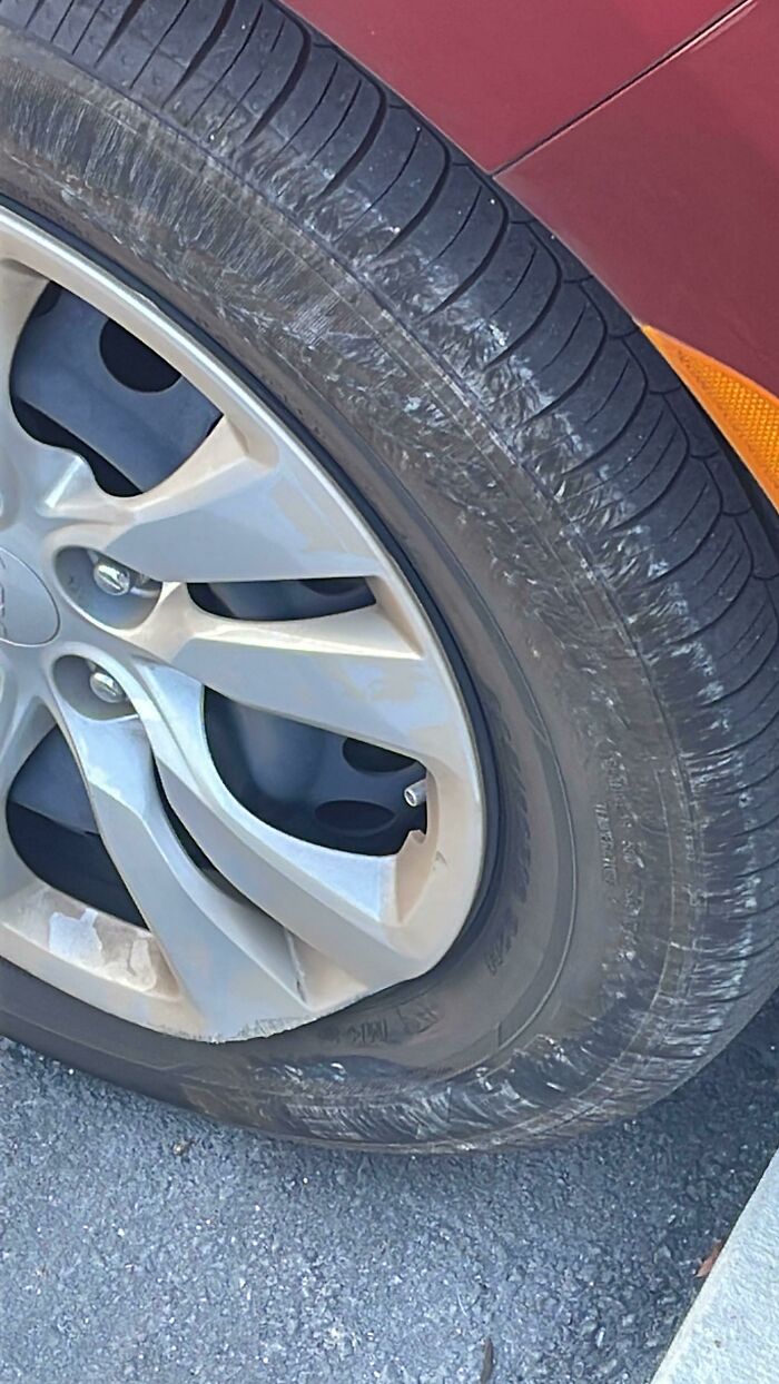 “I Hate This”: 80 Times A Mildly Infuriating Obstacle Got In The Way Of A Perfectly Good Day “I Hate This”: 80 Times A Mildly Infuriating Obstacle Got In The Way Of A Perfectly Good Day