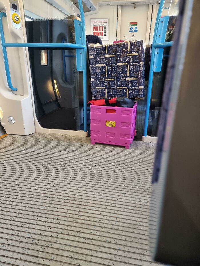 “I Hate This”: 80 Times A Mildly Infuriating Obstacle Got In The Way Of A Perfectly Good Day “I Hate This”: 80 Times A Mildly Infuriating Obstacle Got In The Way Of A Perfectly Good Day