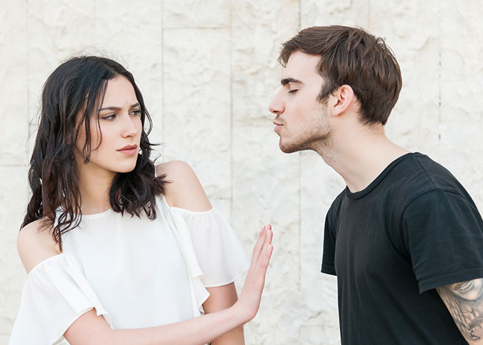 Dating Coach Reveals The Unexpected Hobby That’s Sabotaging Single Men’s Chances With Women