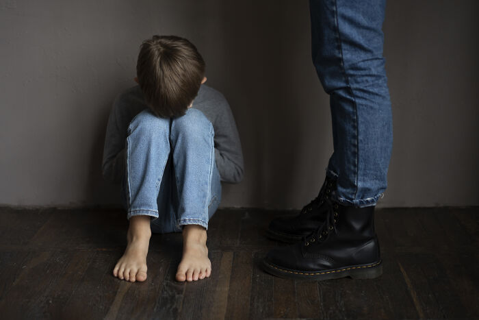 46 Parents Who Made Their Kids Follow Rules That Turned Out To Be Weird, Toxic, Or Terrifying In Retrospect 46 Parents Who Made Their Kids Follow Rules That Turned Out To Be Weird, Toxic, Or Terrifying In Retrospect