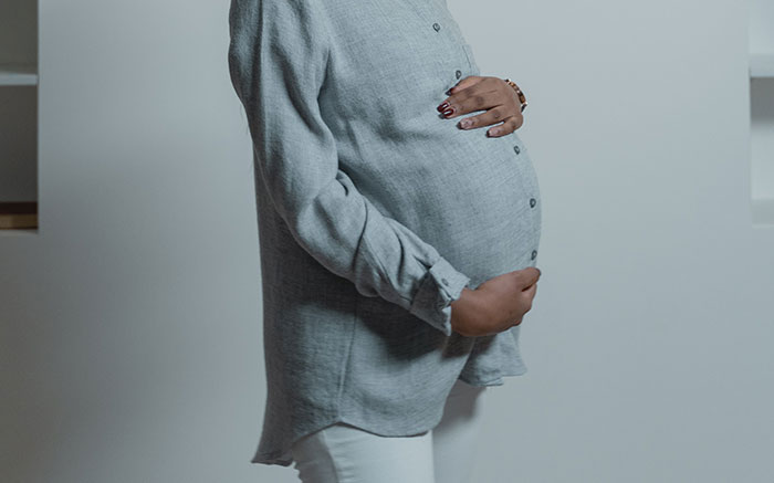 Pregnant Woman Can’t Look At Her Husband The Same After Finding His Old Messages Pregnant Woman Can’t Look At Her Husband The Same After Finding His Old Messages