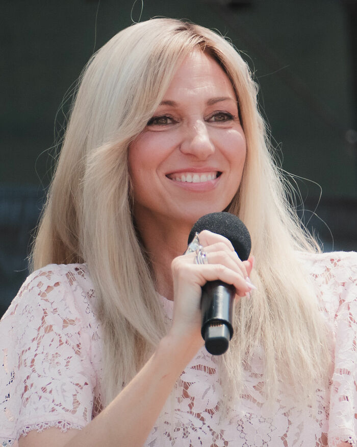 Debbie Gibson: Bio And Career Highlights Debbie Gibson: Bio And Career Highlights