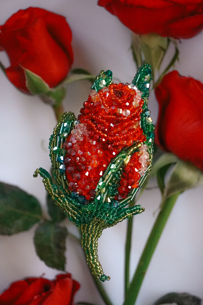 From Michael Jackson To Golden Globes Brooches: 40 Incredible Beaded Creations By Tiffany Pisani From Michael Jackson To Golden Globes Brooches: 40 Incredible Beaded Creations By Tiffany Pisani