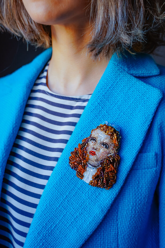 From Michael Jackson To Golden Globes Brooches: 40 Incredible Beaded Creations By Tiffany Pisani From Michael Jackson To Golden Globes Brooches: 40 Incredible Beaded Creations By Tiffany Pisani