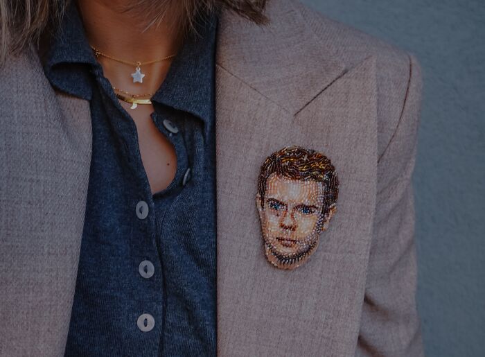 From Michael Jackson To Golden Globes Brooches: 40 Incredible Beaded Creations By Tiffany Pisani From Michael Jackson To Golden Globes Brooches: 40 Incredible Beaded Creations By Tiffany Pisani