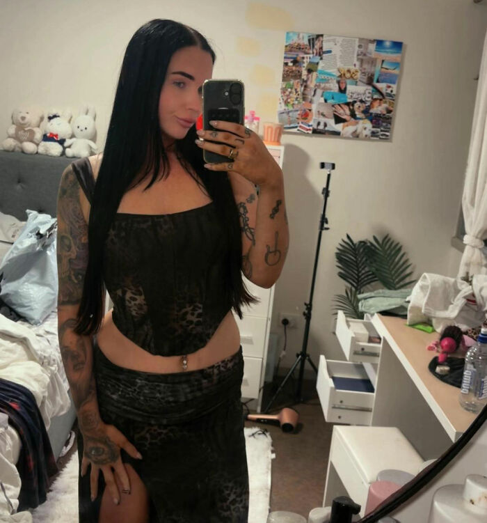 Devastated Mom Reveals Humiliating Moment After Trying To Make New Friends: “Drove Home In Tears”