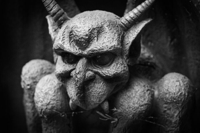 56 Unsettling Discoveries People Made Inside Someone Else’s Home That Left Them Creeped Out 56 Unsettling Discoveries People Made Inside Someone Else’s Home That Left Them Creeped Out