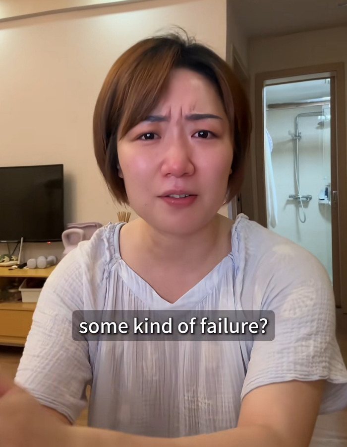 Mom Tried Setting Her Up With a Man Over 50, Then She Opened Up About China’s Painful “Leftover Women” Label