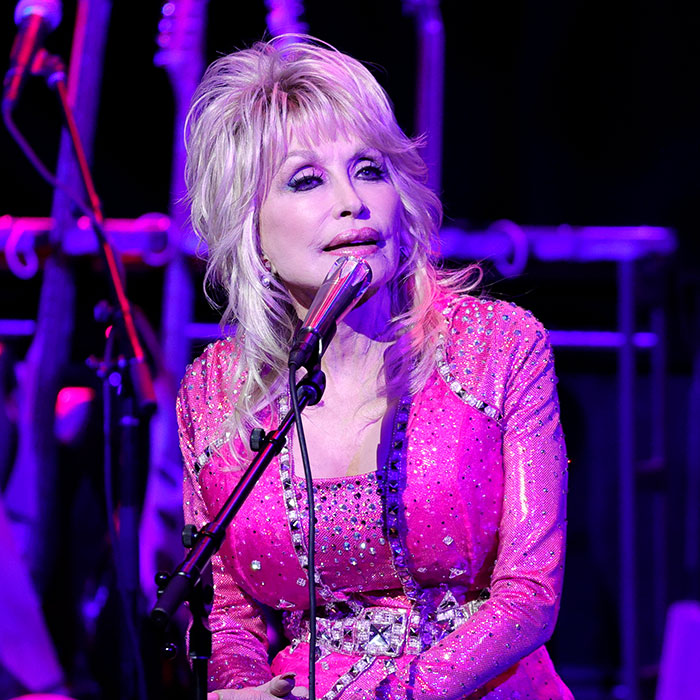 After Dolly Parton Loses Battle With Cancer, A Doctor Reveals The Three Symptoms Most People Dismiss