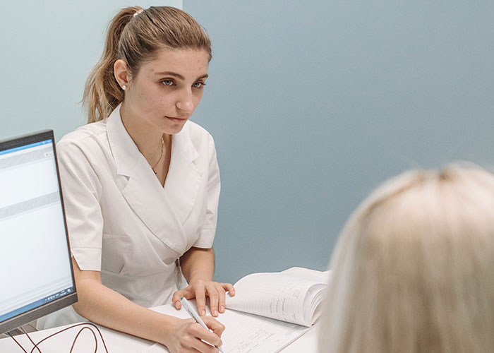79 Times People Thought They Were Sharing Normal Symptoms Only To See Doctors Stop And Stare 79 Times People Thought They Were Sharing Normal Symptoms Only To See Doctors Stop And Stare