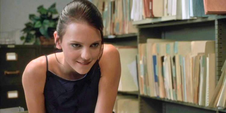 Anna Faris in May (2002) Anna Faris in May (2002)