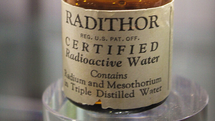 28 Terrifying Methods And Tools That Doctors Used In The Past To Treat Patients