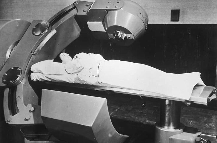 28 Terrifying Methods And Tools That Doctors Used In The Past To Treat Patients