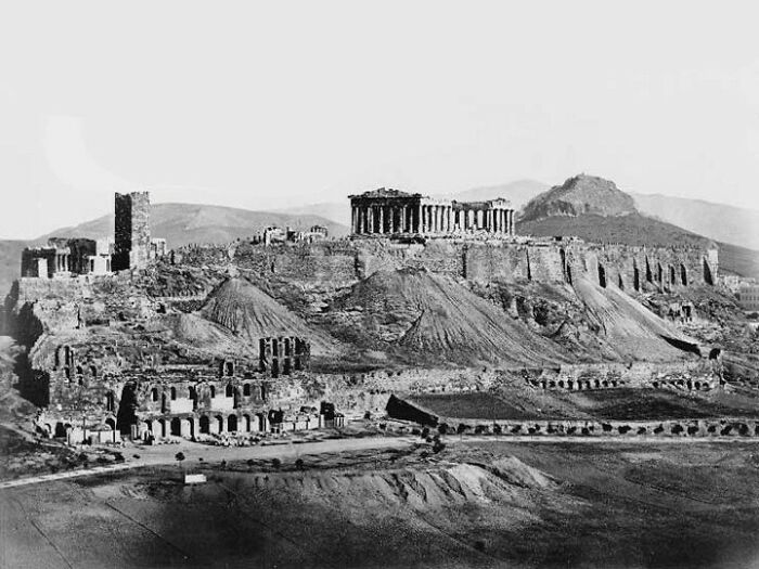110 Moments Nearly Lost To History That Everyone Should See