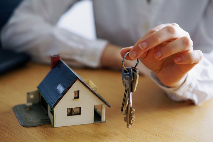 Parents Give Son Free Housing To Save For A Future, And He Builds A Freeloading Plan Around It Parents Give Son Free Housing To Save For A Future, And He Builds A Freeloading Plan Around It