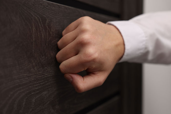 Noisy Neighbors Ignore Repeated Complaints, Person Finds A Creative Way To Make Them Regret It Noisy Neighbors Ignore Repeated Complaints, Person Finds A Creative Way To Make Them Regret It