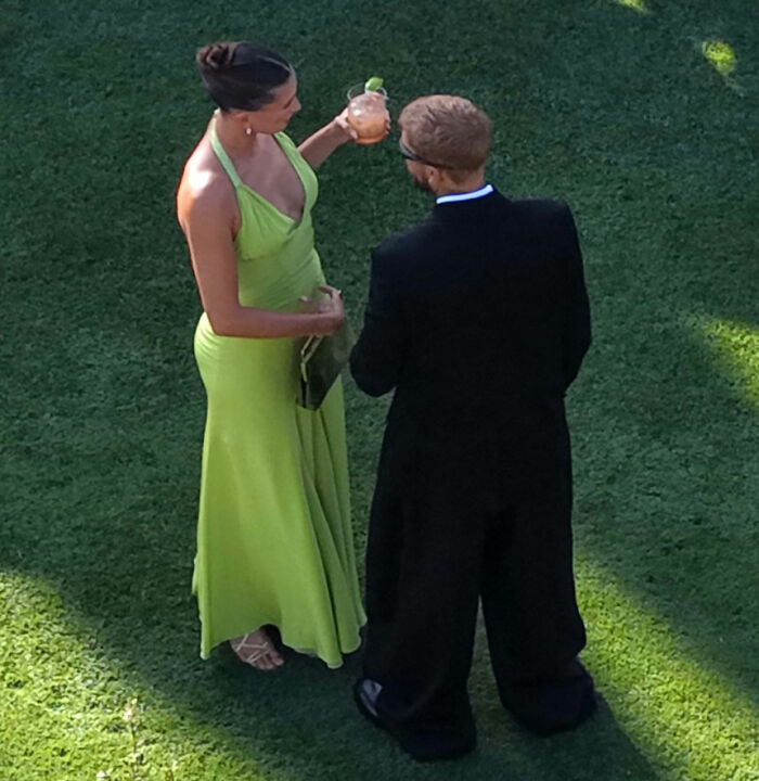 “Divorce Incoming”: Body Language Expert Weighs In After Justin And Hailey Bieber’s Tense Exchange At Wedding “Divorce Incoming”: Body Language Expert Weighs In After Justin And Hailey Bieber’s Tense Exchange At Wedding