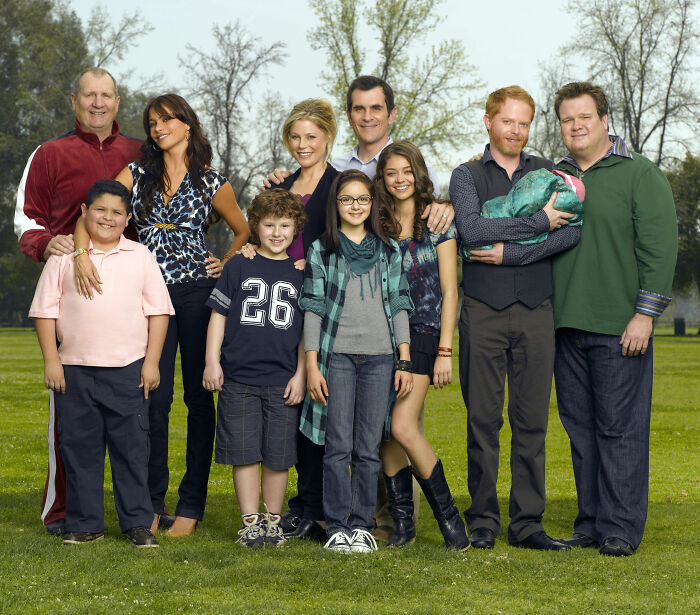 “Who TF?”: ‘Modern Family’ Reunion Pic Baffles Fans As They Don’t Recognize Major Figure While Other Stars Are Absent