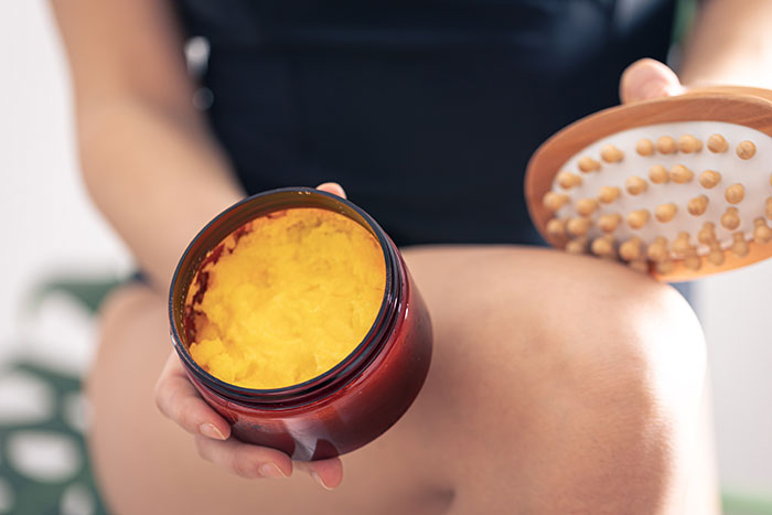 Camellia-Scented Body Scrub Exposes Why Guy Kept Ignoring His GF For Almost 2 Months