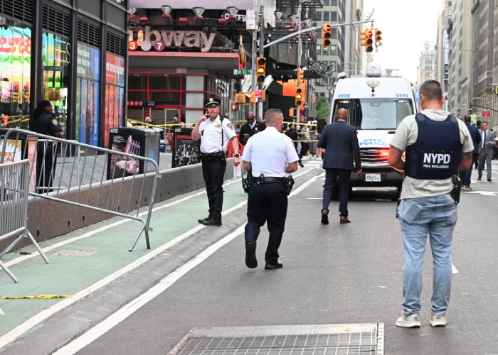 Times Square Victim Revealed As Bank Of America VP As Dramatic Video Shows Attacker’s Confrontation With Cops Times Square Victim Revealed As Bank Of America VP As Dramatic Video Shows Attacker’s Confrontation With Cops
