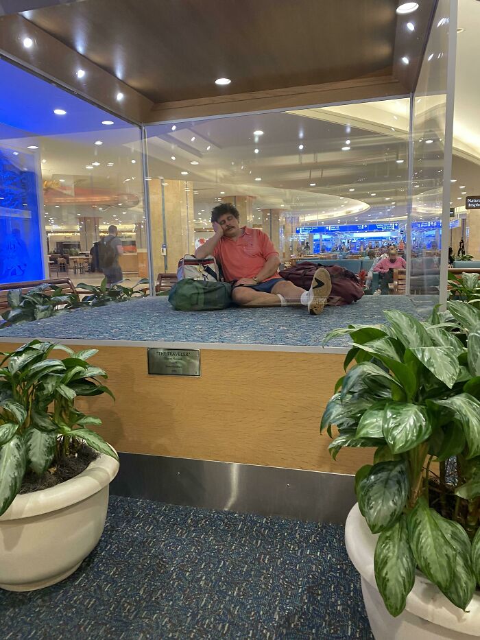 56 Hilarious And Weird Things Spotted At Airports That Nobody Could Have Prepared For 56 Hilarious And Weird Things Spotted At Airports That Nobody Could Have Prepared For