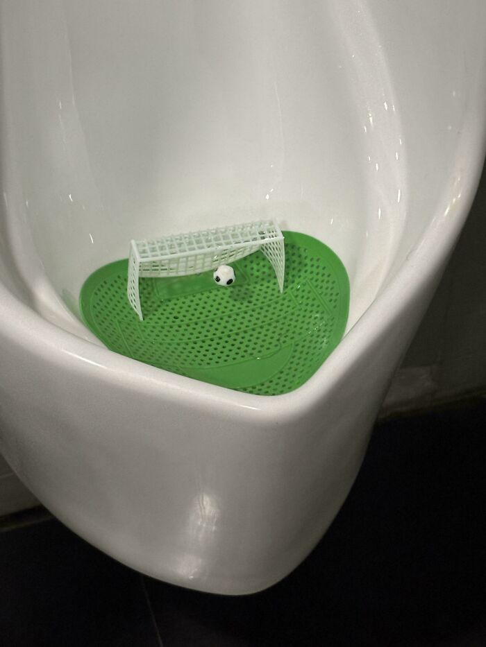 56 Hilarious And Weird Things Spotted At Airports That Nobody Could Have Prepared For 56 Hilarious And Weird Things Spotted At Airports That Nobody Could Have Prepared For