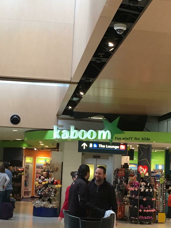 56 Hilarious And Weird Things Spotted At Airports That Nobody Could Have Prepared For 56 Hilarious And Weird Things Spotted At Airports That Nobody Could Have Prepared For