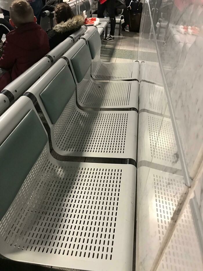 56 Hilarious And Weird Things Spotted At Airports That Nobody Could Have Prepared For 56 Hilarious And Weird Things Spotted At Airports That Nobody Could Have Prepared For