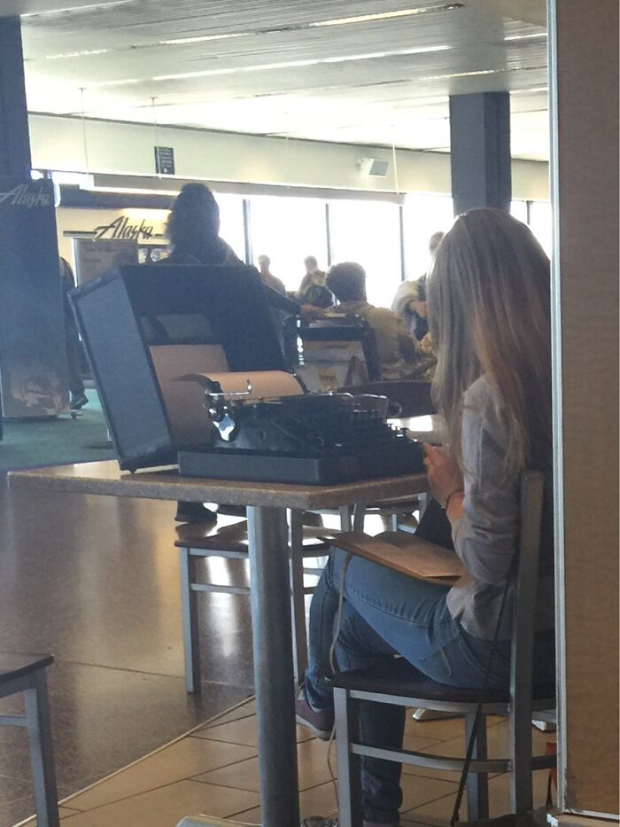 56 Hilarious And Weird Things Spotted At Airports That Nobody Could Have Prepared For 56 Hilarious And Weird Things Spotted At Airports That Nobody Could Have Prepared For