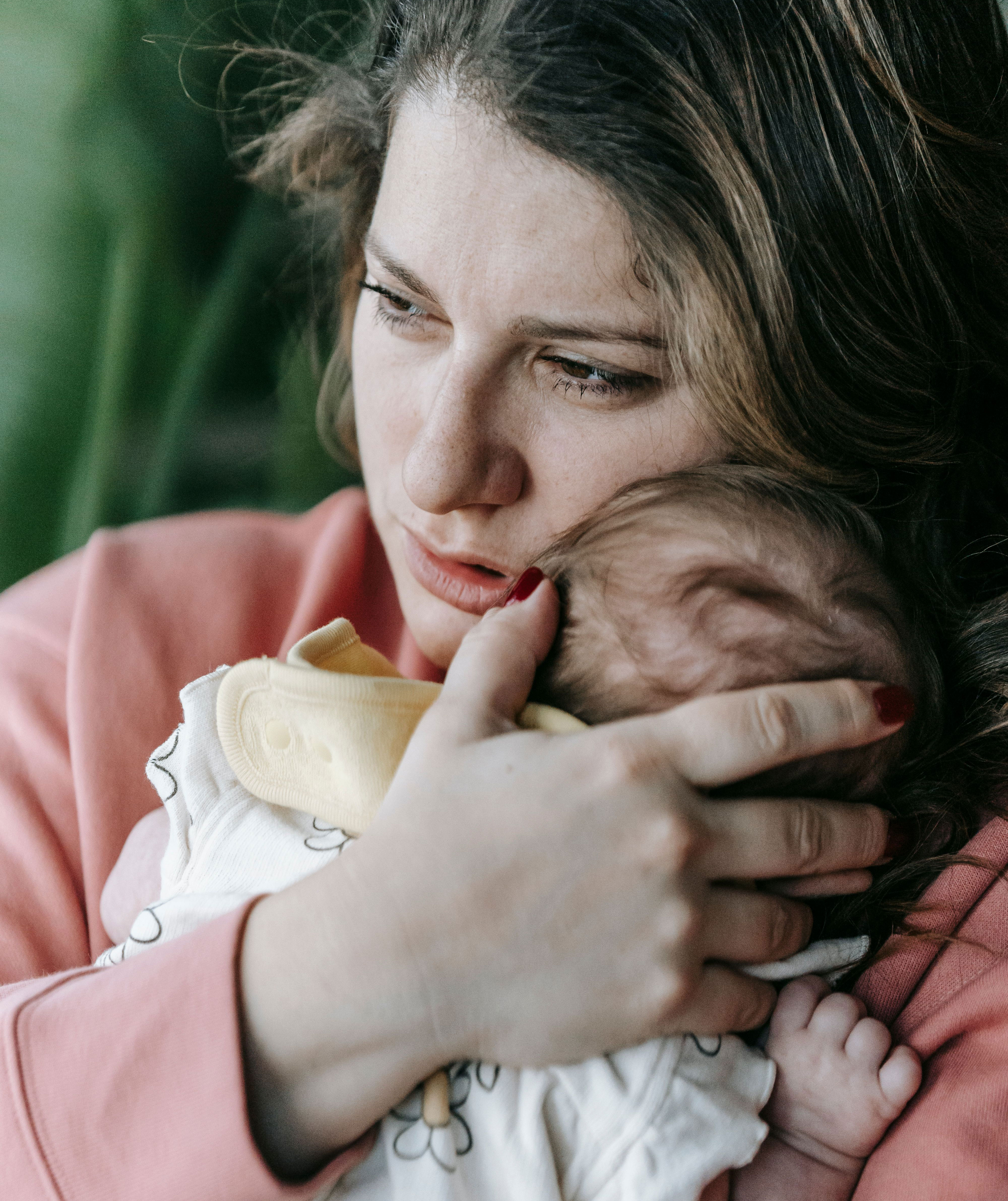 Woman Finds SIL’s Gift During Her Grief Period Insensitive And Disturbing And Somehow Offends Her Woman Finds SIL’s Gift During Her Grief Period Insensitive And Disturbing And Somehow Offends Her