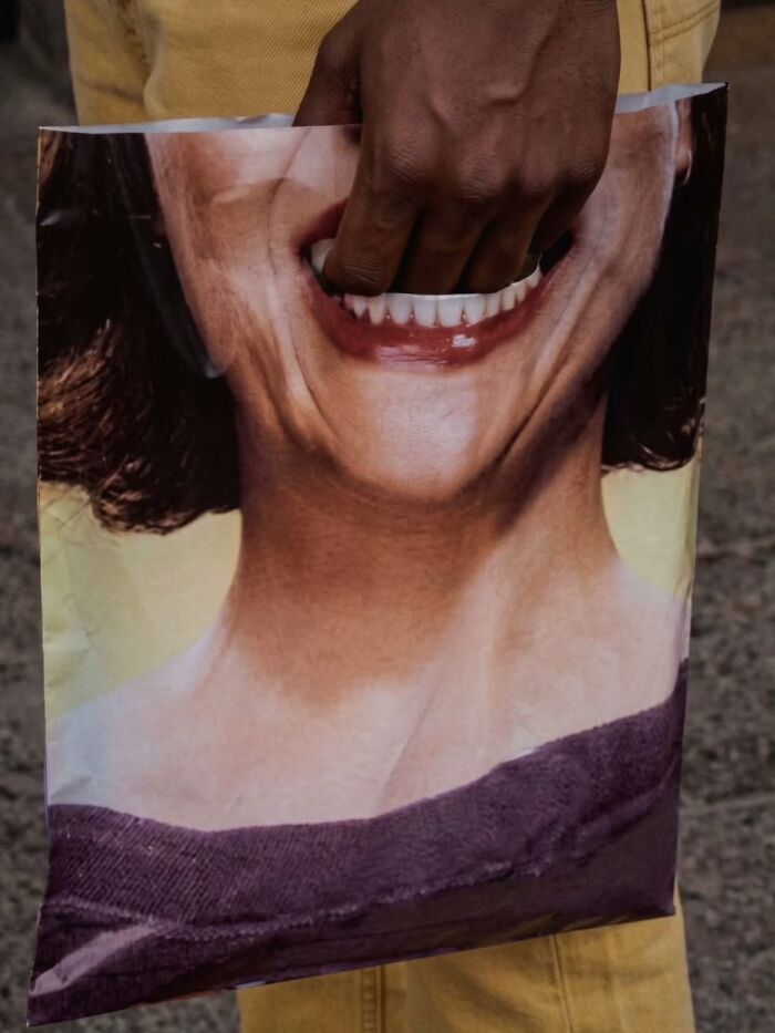 33 Times Photographers Were In The Right Place At The Funniest Possible Moment, As Shared By This Page 33 Times Photographers Were In The Right Place At The Funniest Possible Moment, As Shared By This Page