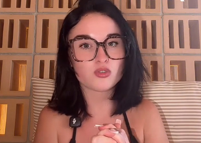 Viral “Red Bikini Girl” Reveals Jaw-Dropping Amount She Made On Adult Platform In Her First 48 Hours Viral “Red Bikini Girl” Reveals Jaw-Dropping Amount She Made On Adult Platform In Her First 48 Hours