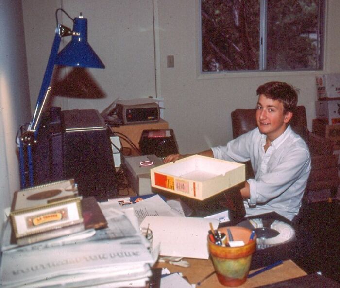 92 Retro Tech Photos That Capture The ’80s In All Their Glorious Weirdness 92 Retro Tech Photos That Capture The ’80s In All Their Glorious Weirdness