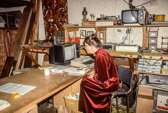 92 Retro Tech Photos That Capture The ’80s In All Their Glorious Weirdness 92 Retro Tech Photos That Capture The ’80s In All Their Glorious Weirdness