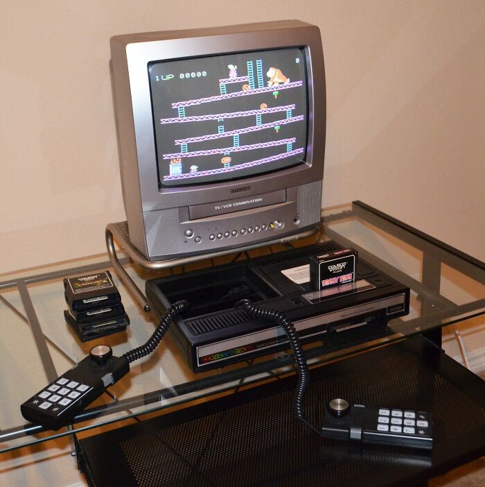 92 Retro Tech Photos That Capture The ’80s In All Their Glorious Weirdness 92 Retro Tech Photos That Capture The ’80s In All Their Glorious Weirdness