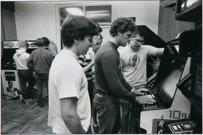 92 Retro Tech Photos That Capture The ’80s In All Their Glorious Weirdness 92 Retro Tech Photos That Capture The ’80s In All Their Glorious Weirdness