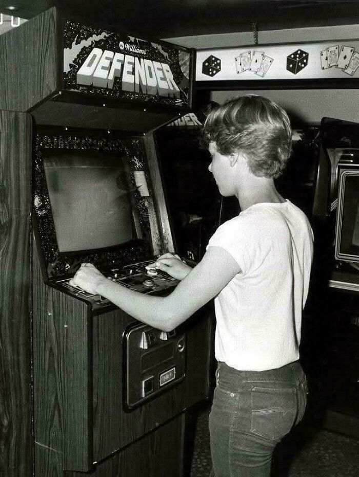 92 Retro Tech Photos That Capture The ’80s In All Their Glorious Weirdness 92 Retro Tech Photos That Capture The ’80s In All Their Glorious Weirdness
