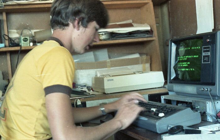 92 Retro Tech Photos That Capture The ’80s In All Their Glorious Weirdness 92 Retro Tech Photos That Capture The ’80s In All Their Glorious Weirdness