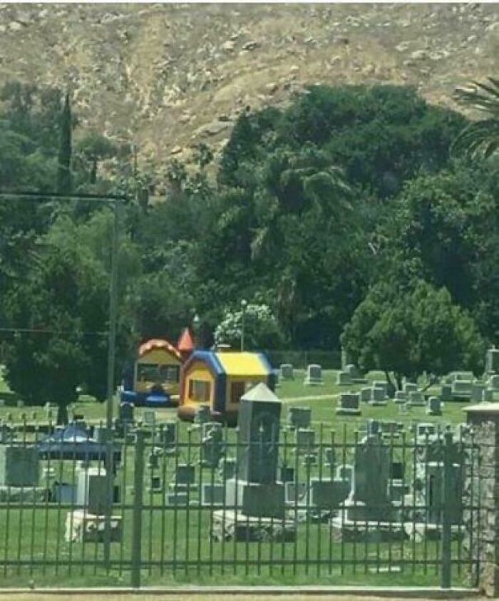 The World Is Getting Crazier Every Day And These 59 Photos Are Evidence The World Is Getting Crazier Every Day And These 59 Photos Are Evidence