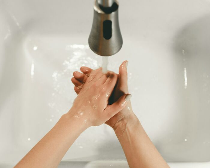 55 Things People Do That Others Judge Them For, Even Though They Know It’s Petty
