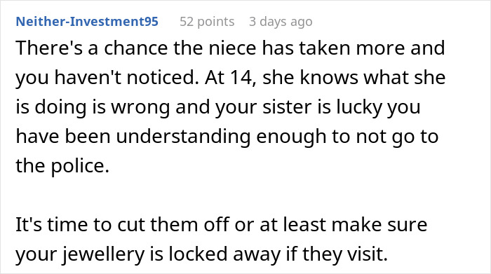 14YO Sneakily Wears Aunt’s Sapphire Engagement Ring, Mommy Calls It Her Property As It&rsquo;s Stuck
