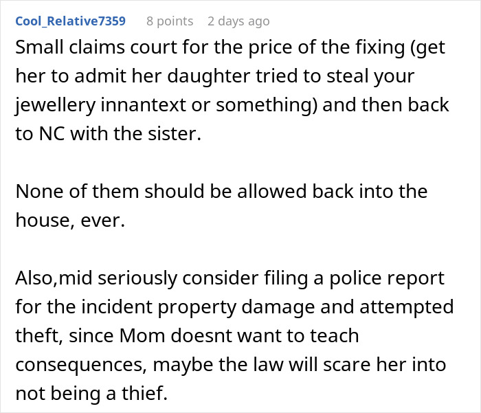14YO Sneakily Wears Aunt’s Sapphire Engagement Ring, Mommy Calls It Her Property As It&rsquo;s Stuck