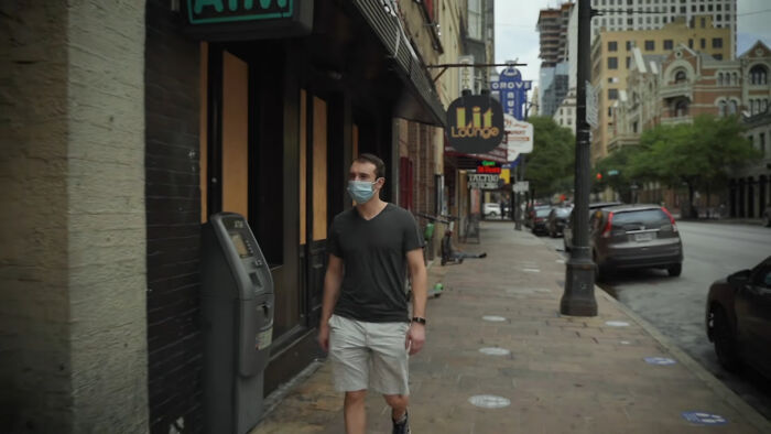 YouTuber Makes Himself Homeless To Prove Anyone Can Make $1M, But His Plan Takes An Unexpected Turn