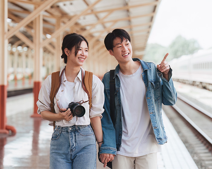 Crowd Surrounds Woman In Public For Dating A Foreigner As Disturbing New “Shaming Trend” Spreads