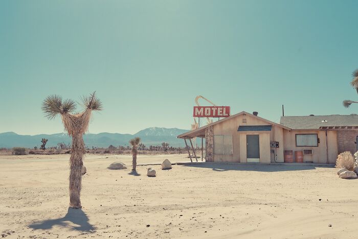 This Photographer Explores The Rusty And Dusty Remnants Of A Bygone American West (29 Pics) This Photographer Explores The Rusty And Dusty Remnants Of A Bygone American West (29 Pics)
