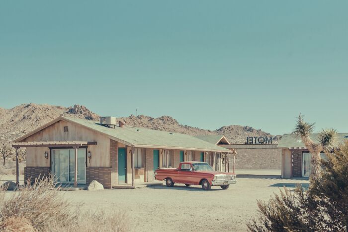 This Photographer Explores The Rusty And Dusty Remnants Of A Bygone American West (29 Pics) This Photographer Explores The Rusty And Dusty Remnants Of A Bygone American West (29 Pics)